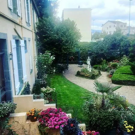 Propriete Charbaymond Bed & Breakfast *