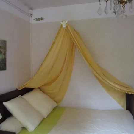 Bed & Breakfast Propriete Charbaymond