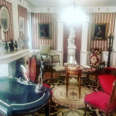 Propriete Charbaymond Bed & Breakfast *