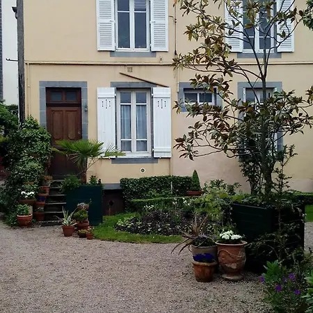 Bed & Breakfast Propriete Charbaymond *