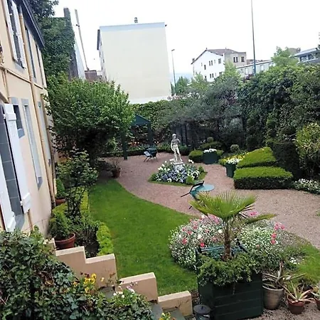 Propriete Charbaymond Oda ve Kahvaltı